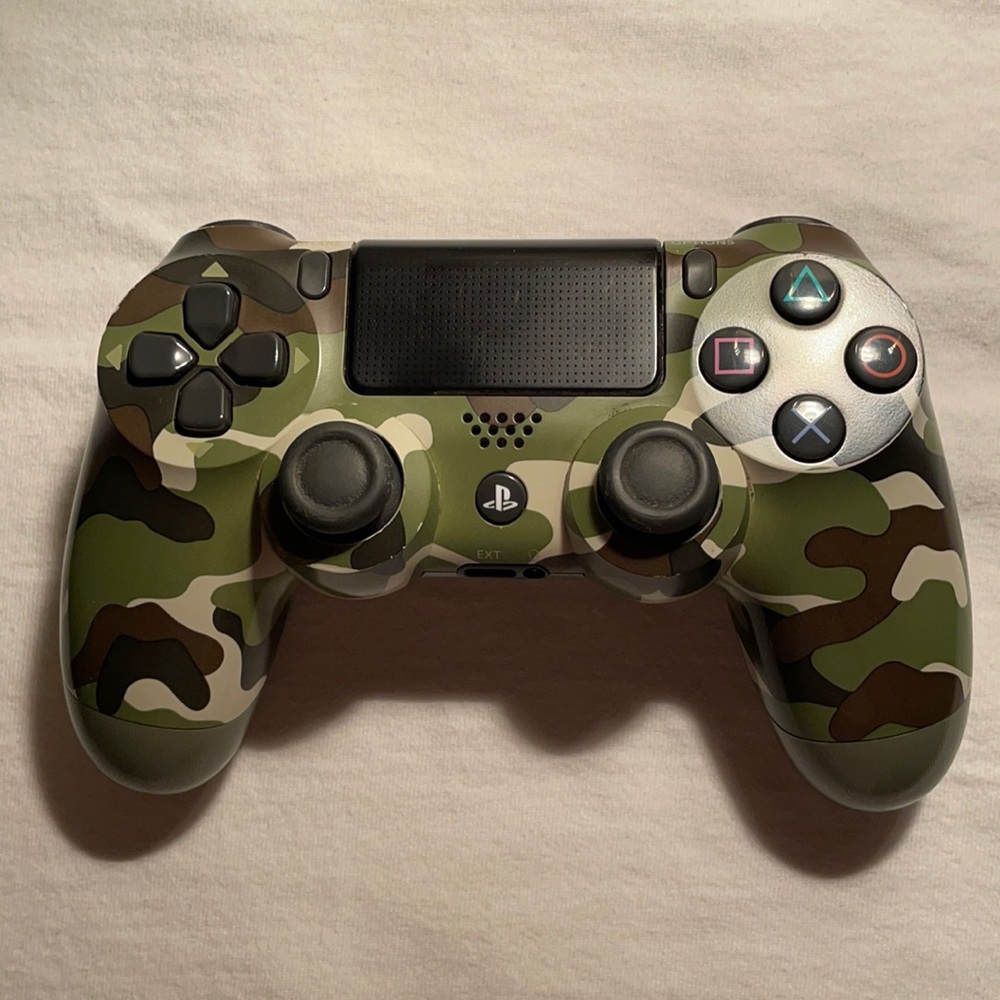 PS4 Controller